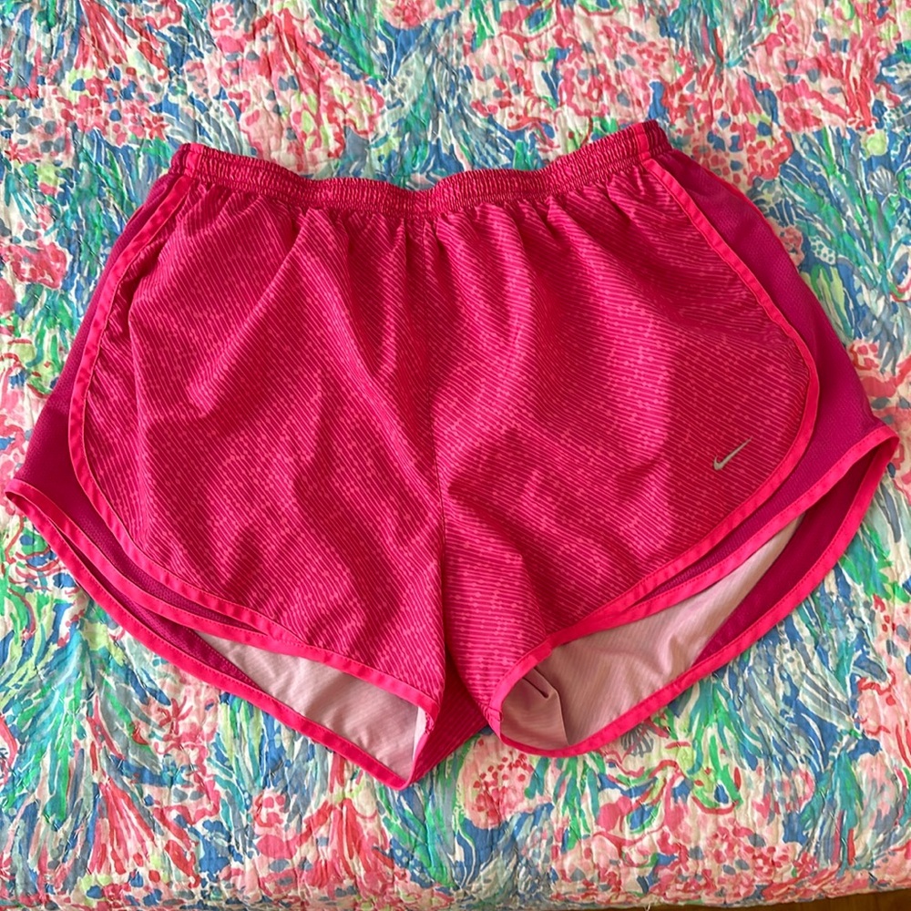 EUC Nike Tempo running shorts women’s XL pink